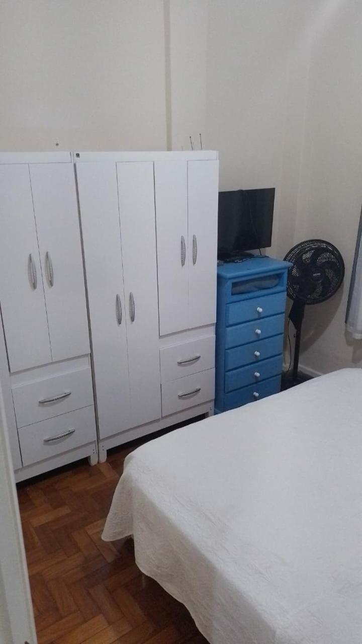 Em Copacabana A 3 Quadras Da Praia! Apartamento